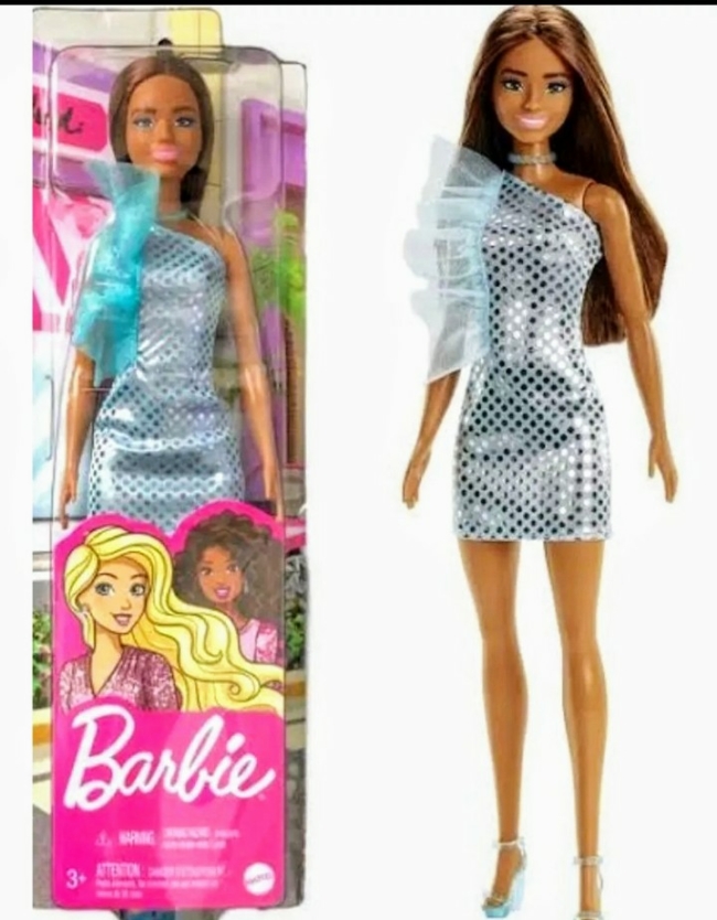 Barbie Giltz, vestido verde.